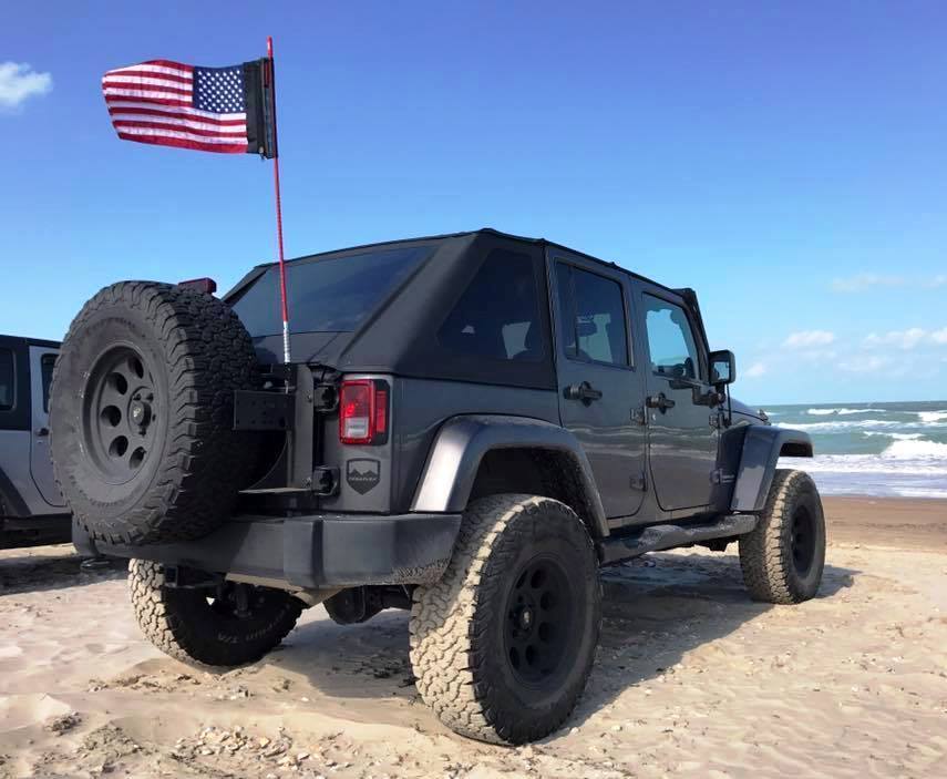 Jeep-On-Beach1